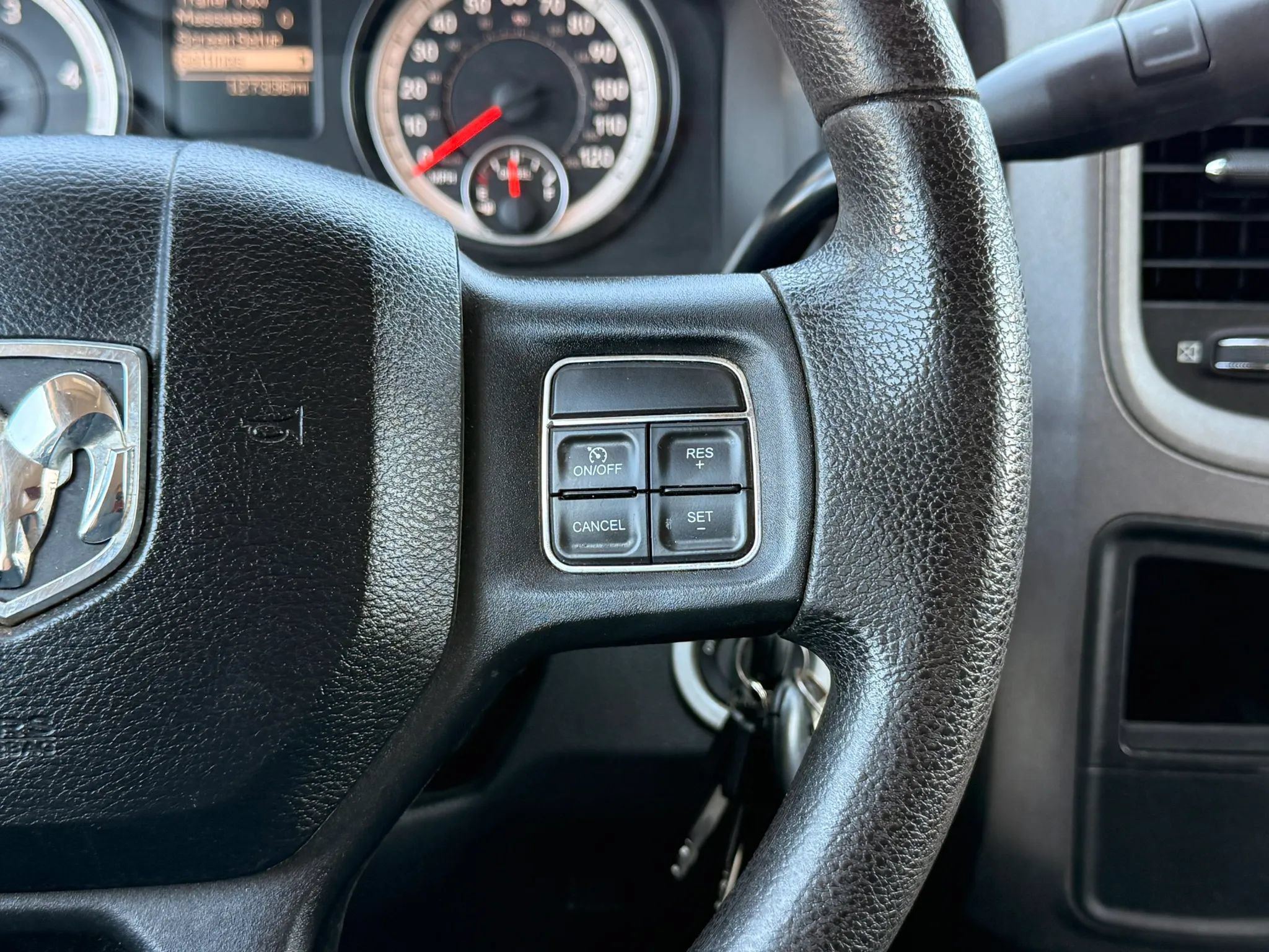 Used 2015 RAM 2500 Tradesman w/ Chrome Appearance Group AWD/4WD image 19