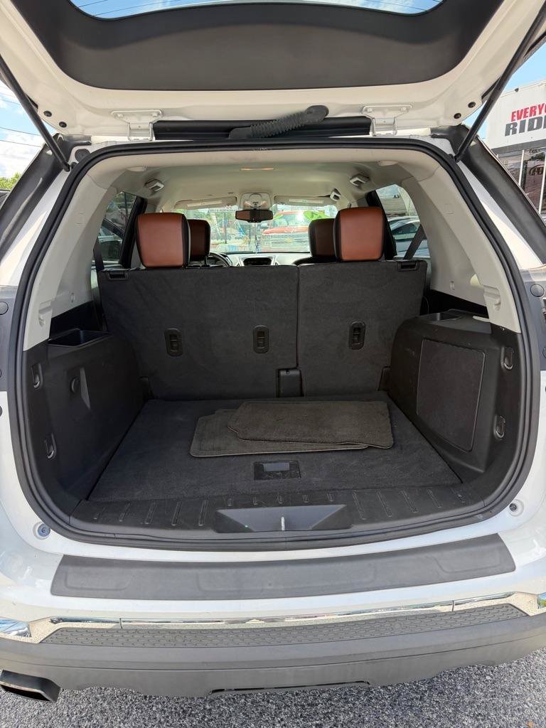 Used 2017 GMC Terrain SLT FWD image 9