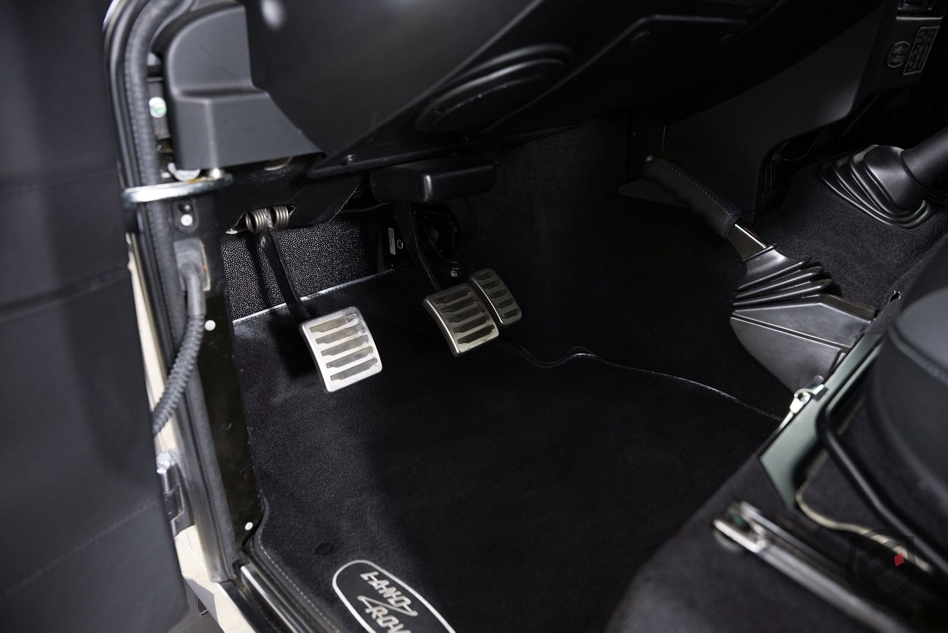 Used 1991 Land Rover Defender 110 image 21