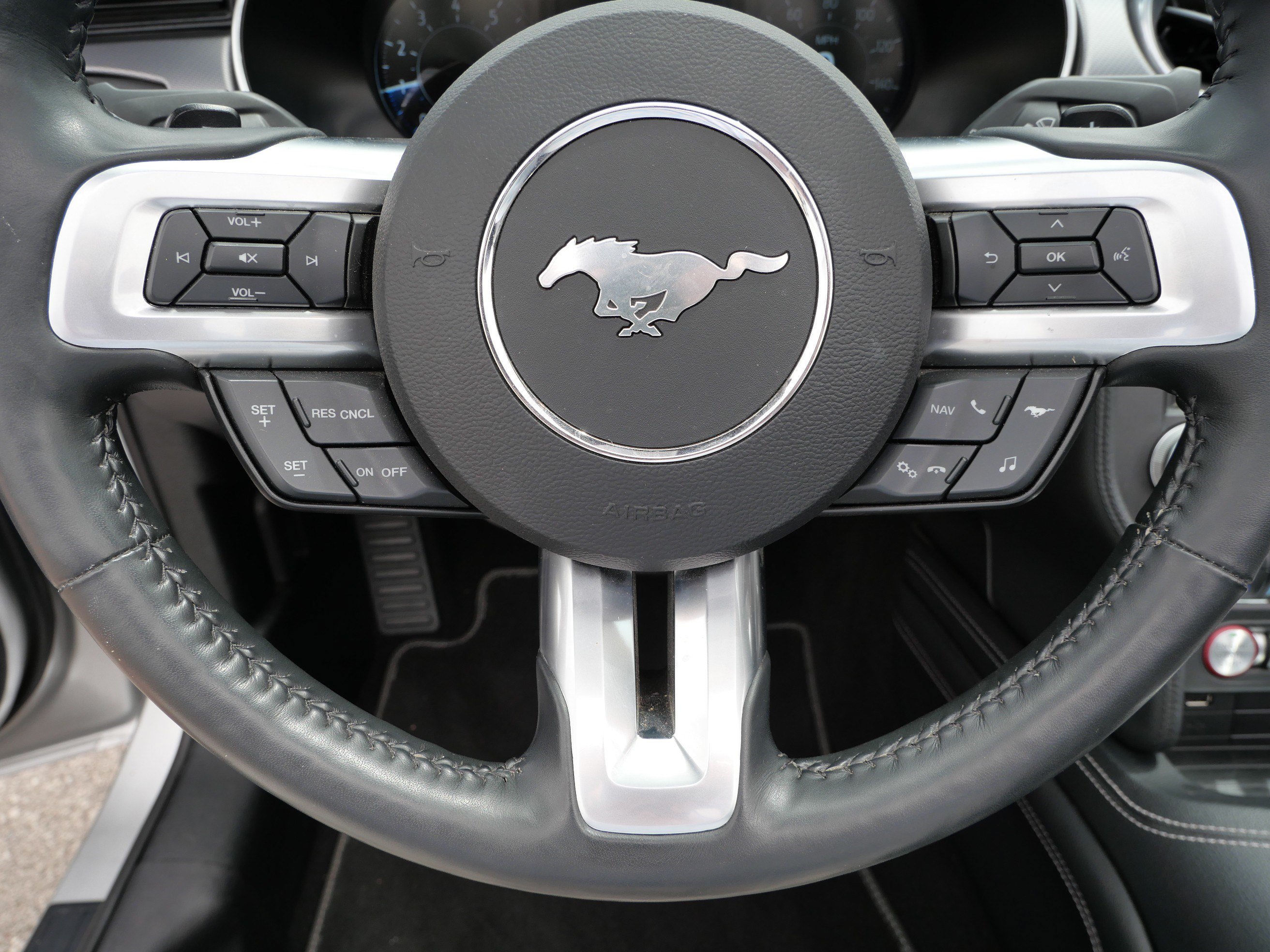 Used 2019 Ford Mustang GT Premium w/ Equipment Group 401A RWD image 25