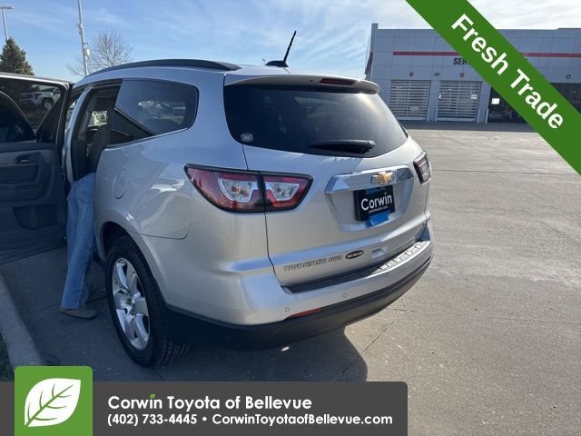 Used 2017 Chevrolet Traverse LT w/ Style and Technology Package image 6