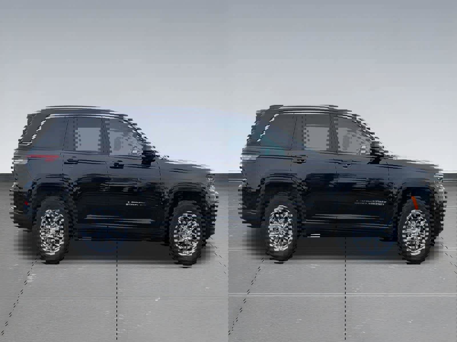 Used 2023 Jeep Grand Cherokee Laredo image 7