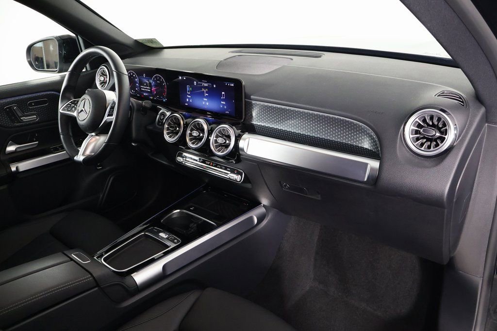 Certified 2025 Mercedes-Benz GLB 250 4MATIC image 9