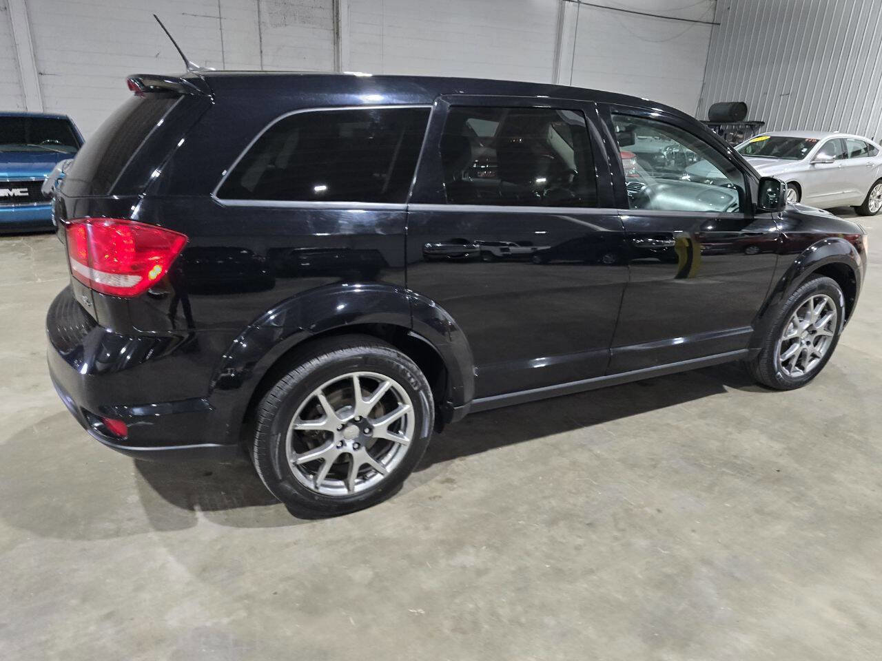 Used 2015 Dodge Journey R/T w/ Flexible Seating Group image 11