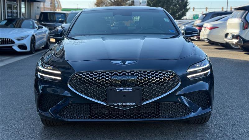 Used 2025 Genesis G70 2.5T image 8