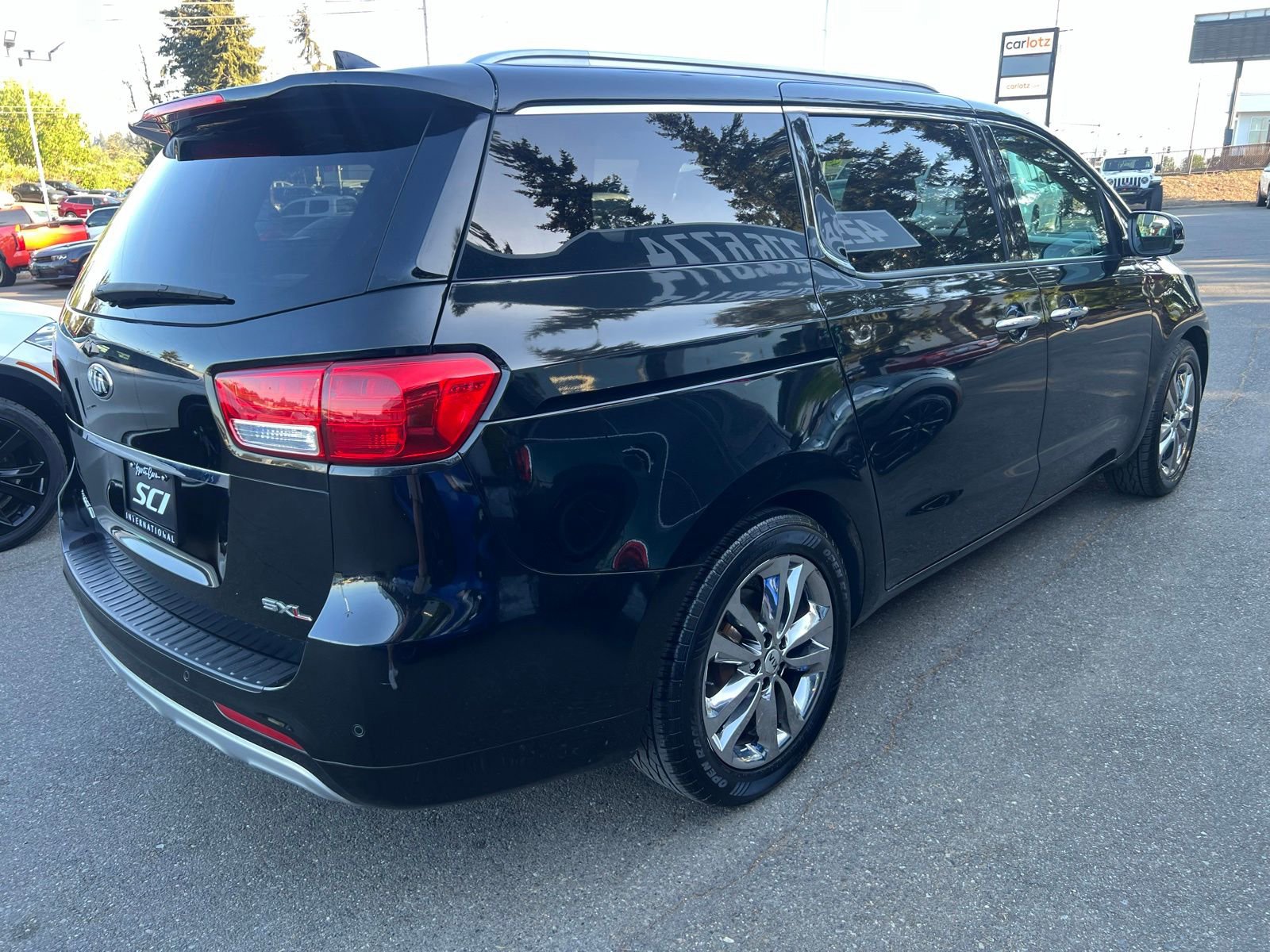 Used 2016 Kia Sedona SX Limited FWD image 8