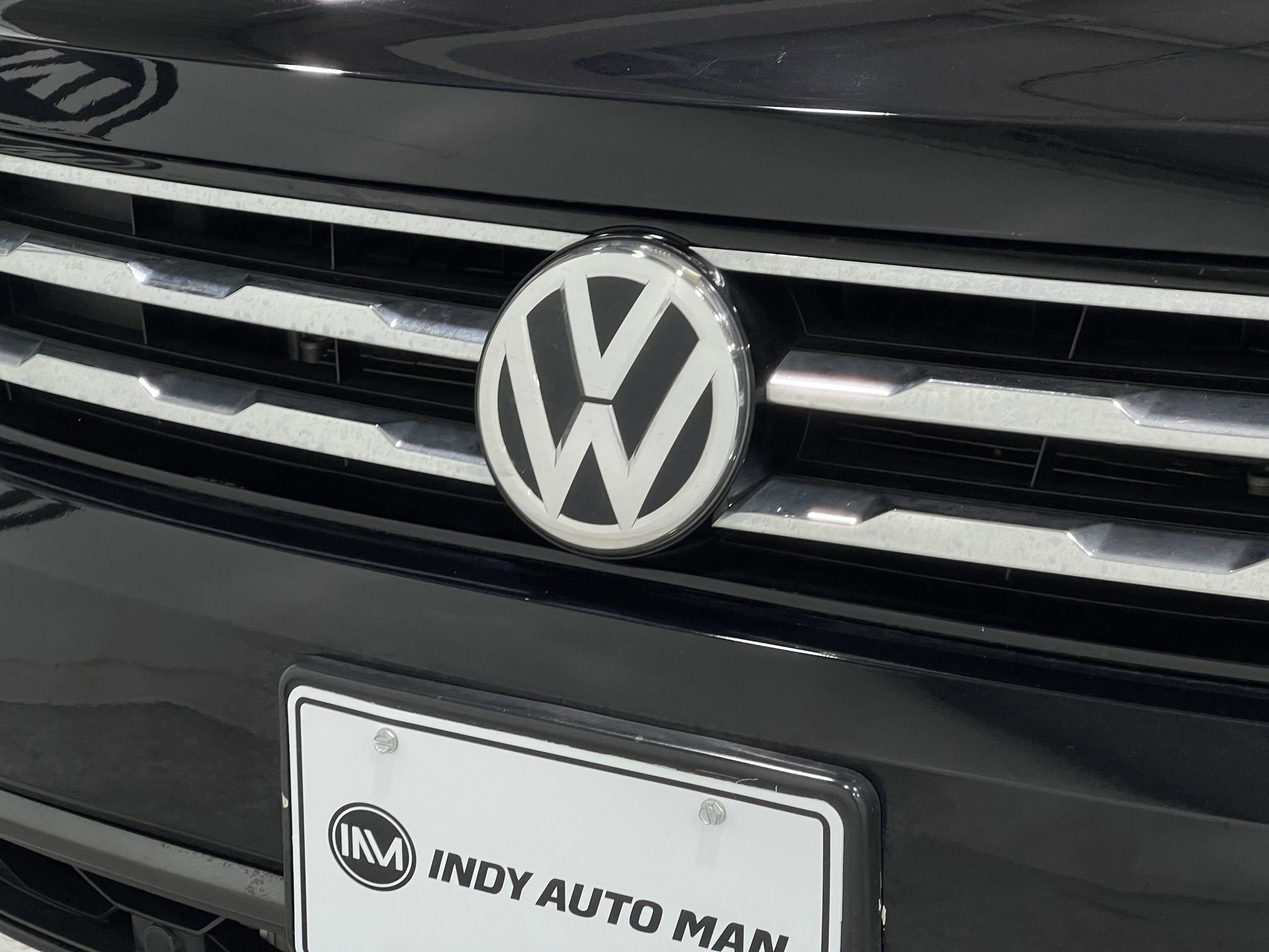 Used 2021 Volkswagen Tiguan SEL AWD/4WD image 39