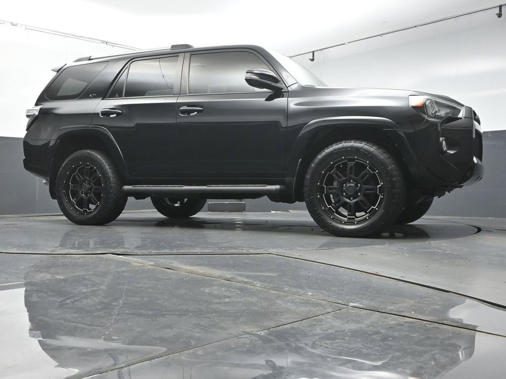 Used 2019 Toyota 4Runner SR5 Premium AWD/4WD image 31