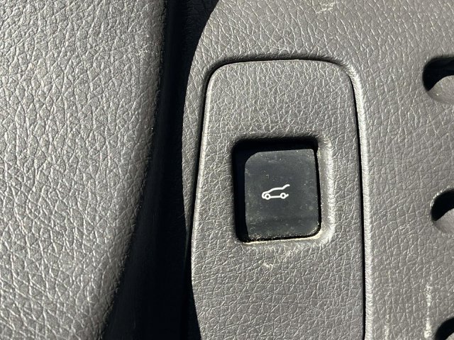 Used 2013 Ford Edge SEL FWD image 23
