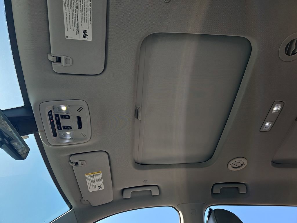 Used 2018 Chevrolet Traverse Premier w/ Driver Confidence II Package image 30