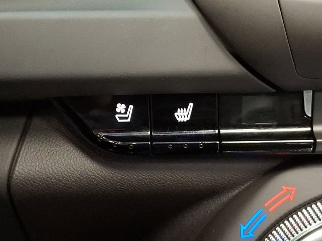 Used 2022 Chevrolet Camaro LT w/ Technology Package RWD image 21
