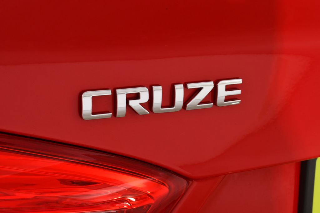 Used 2017 Chevrolet Cruze LT w/ Sun And Sound Package FWD image 23