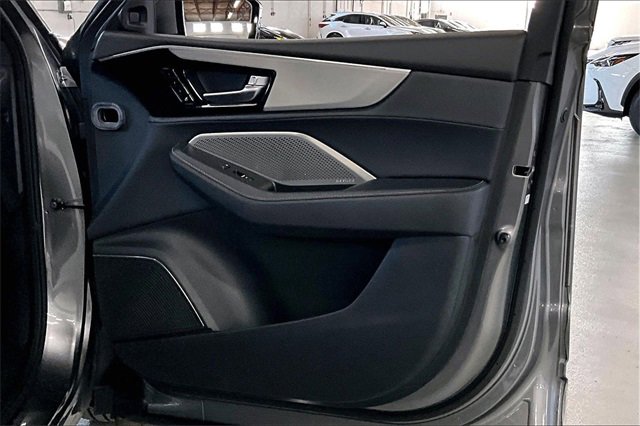 Used 2023 Acura MDX SH-AWD w/ Technology Package image 28