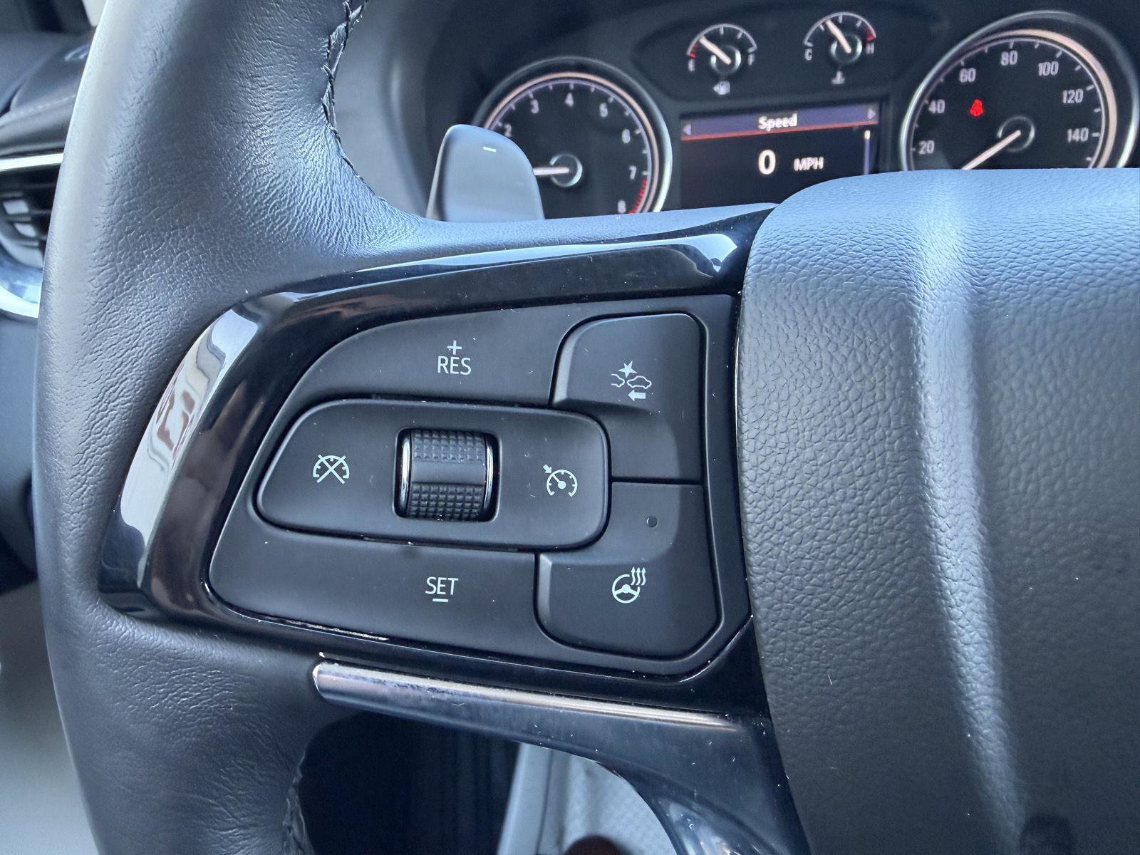 Used 2023 Buick Enclave Essence image 14