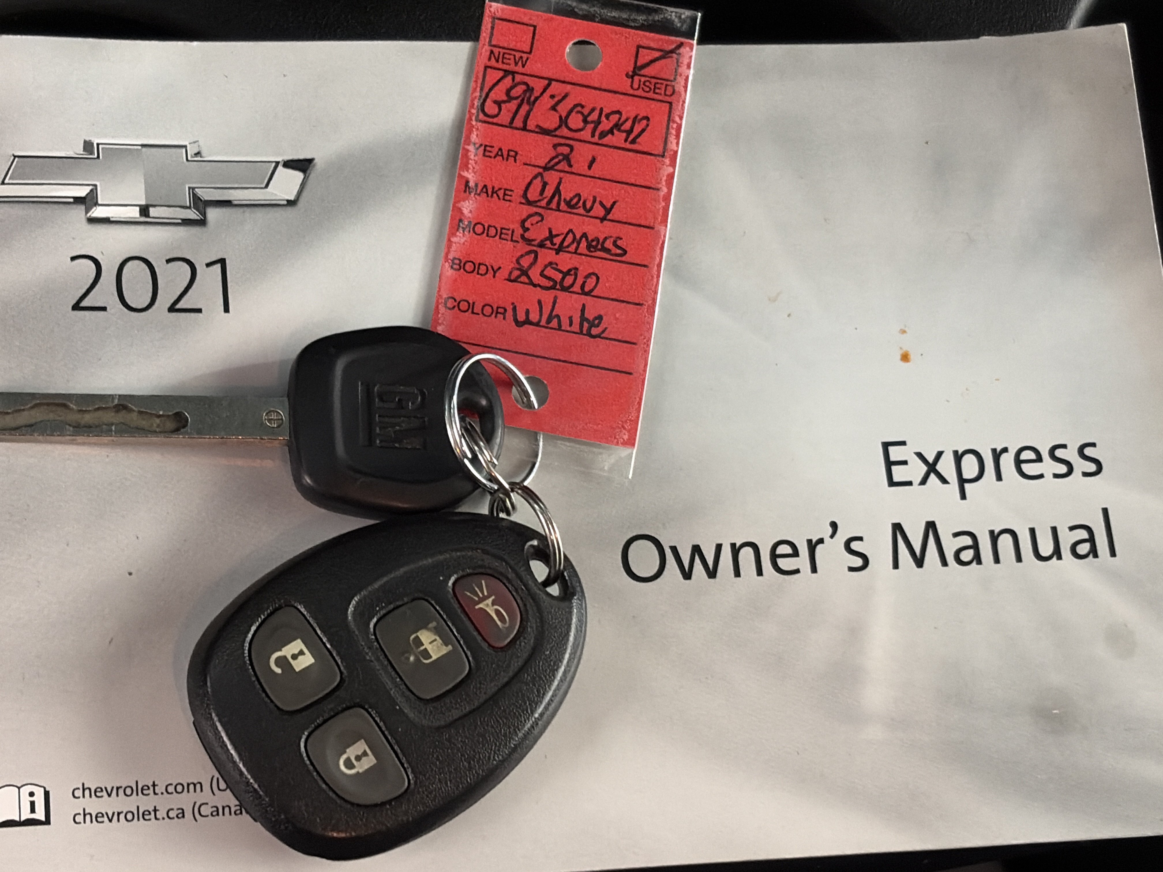 Used 2021 Chevrolet Express 2500 w/ Driver Convenience Package RWD image 33