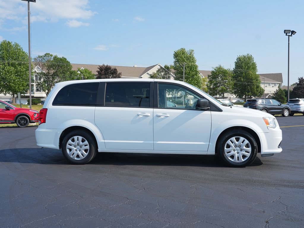 Used 2018 Dodge Grand Caravan SE w/ UConnect Hands-Free Group FWD video 2