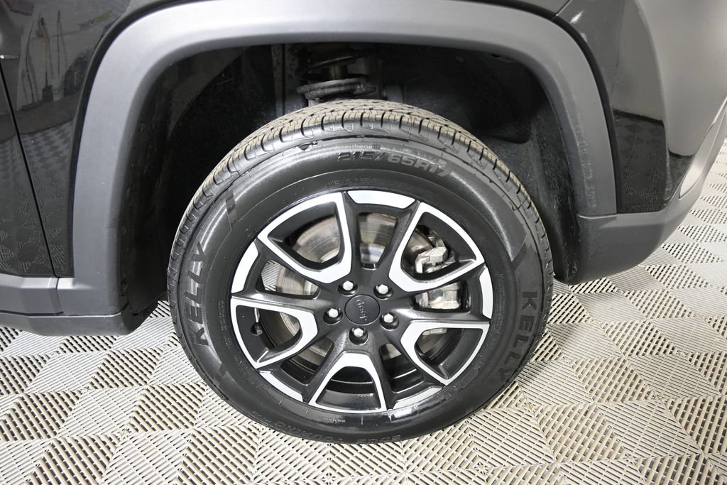 Used 2024 Jeep Compass Trailhawk AWD/4WD image 11