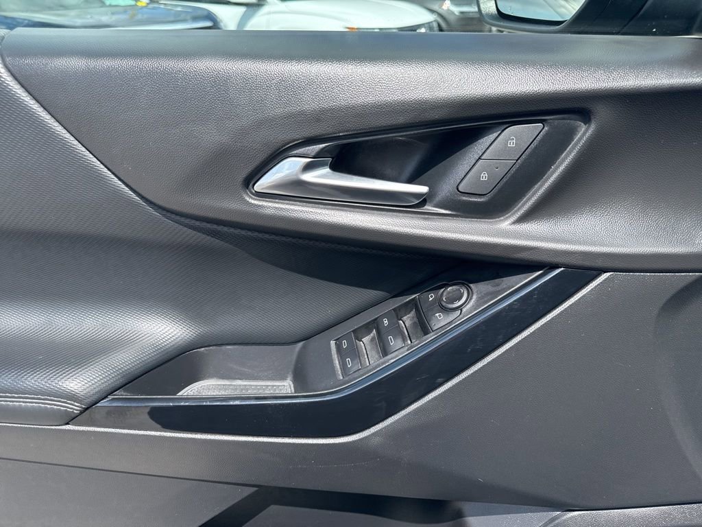 Used 2025 Chevrolet Equinox LT FWD image 11