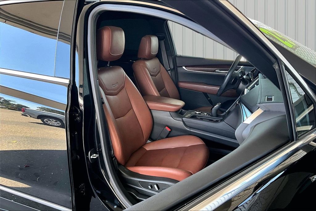 Used 2023 Cadillac XT5 Premium Luxury w/ Technology Package FWD image 17