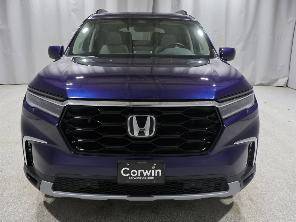 Used 2025 Honda Pilot Touring image 8