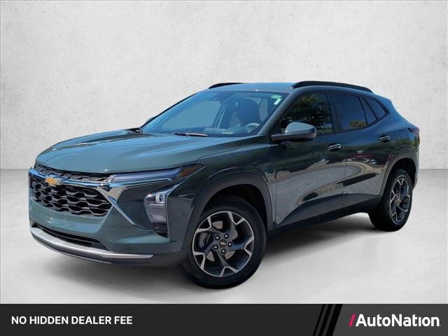 Used 2025 Chevrolet Trax LT FWD image 1