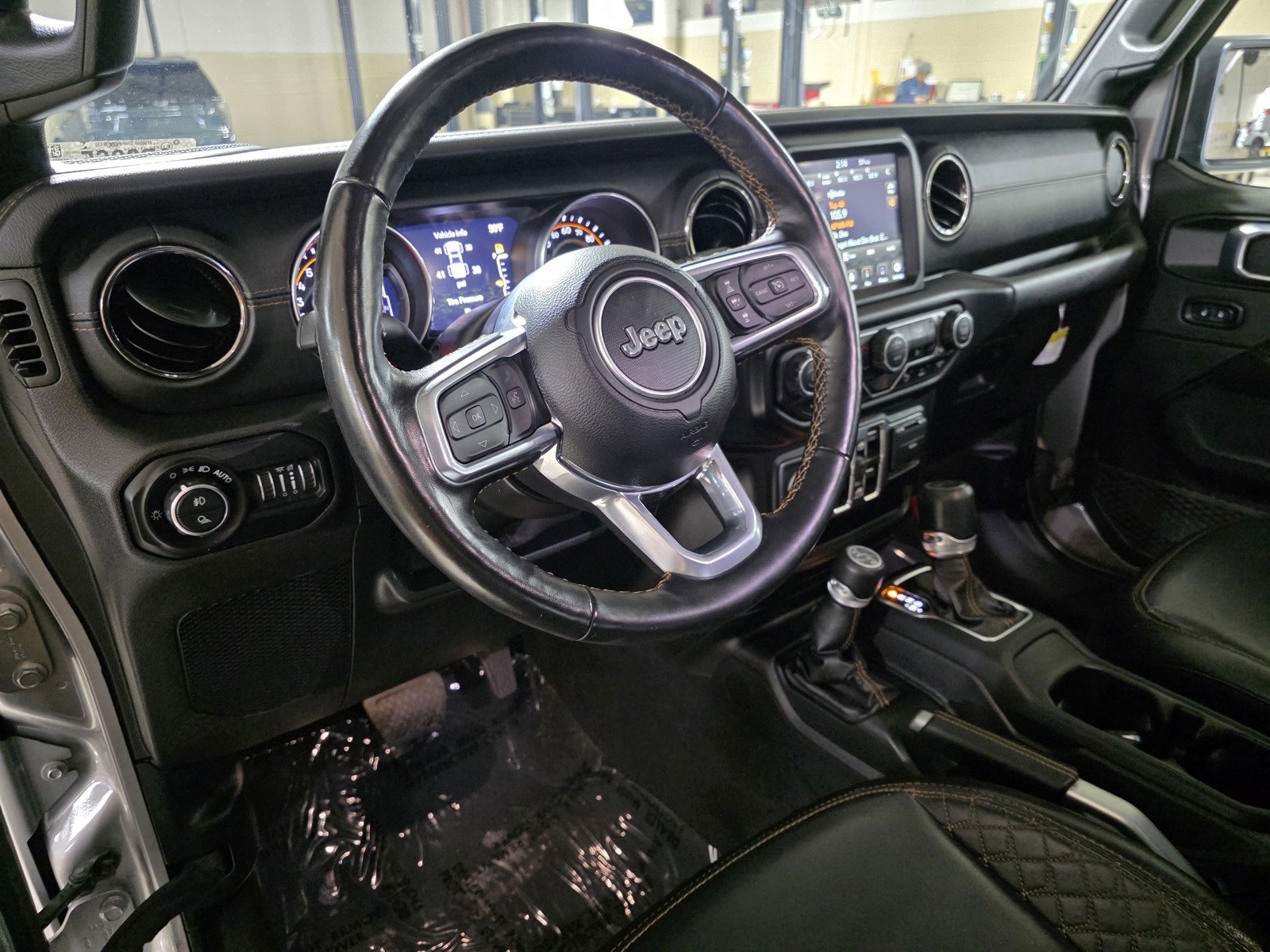 Used 2021 Jeep Gladiator Overland image 24