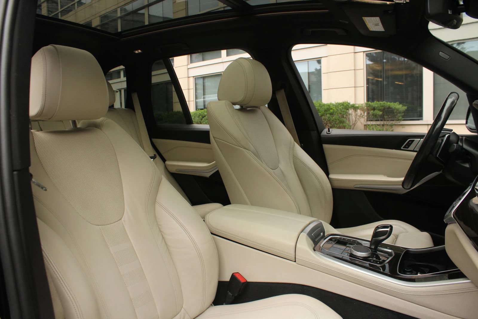 Used 2019 BMW X5 xDrive40i w/ Premium Package 2 AWD/4WD image 30