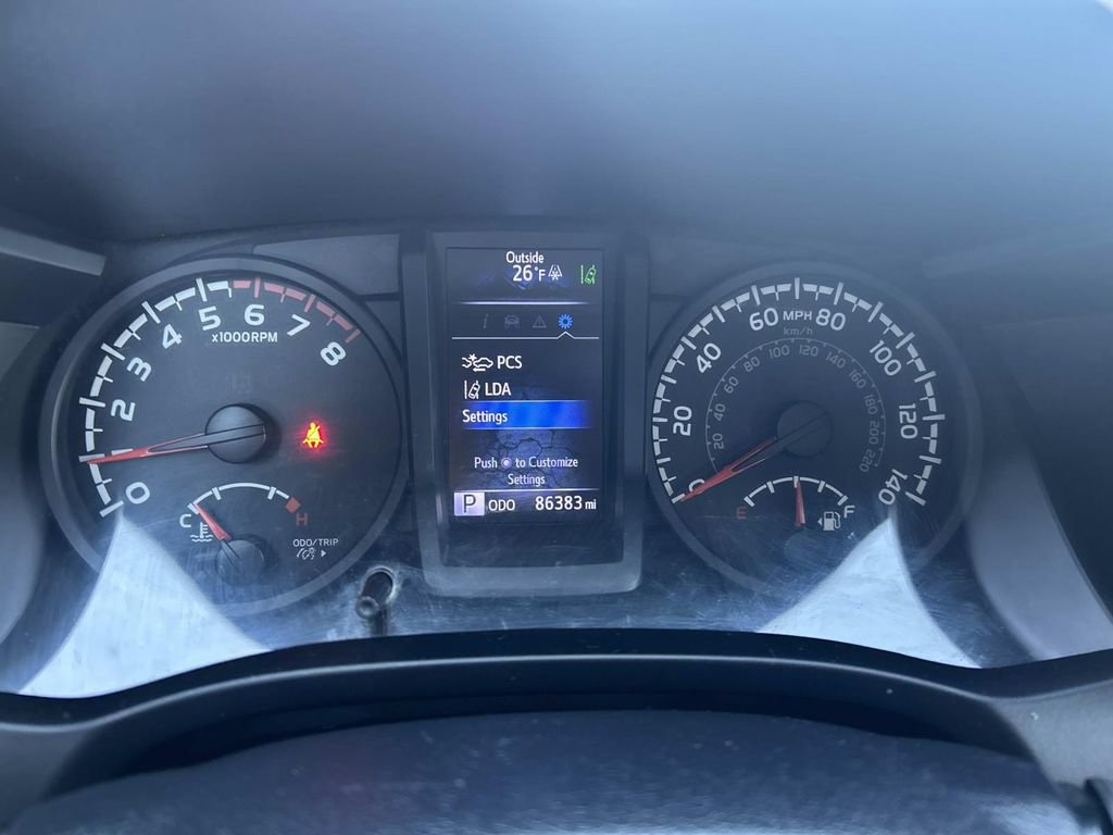 Used 2018 Toyota Tacoma SR image 24