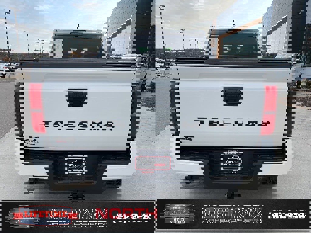 Used 2024 Toyota Tacoma TRD Off-Road image 18