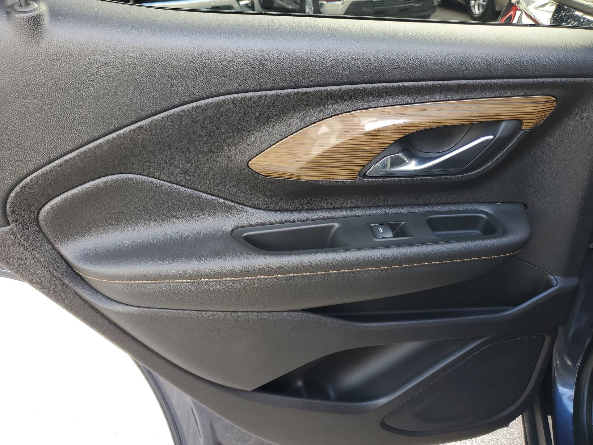 Used 2018 GMC Terrain SLE FWD image 9