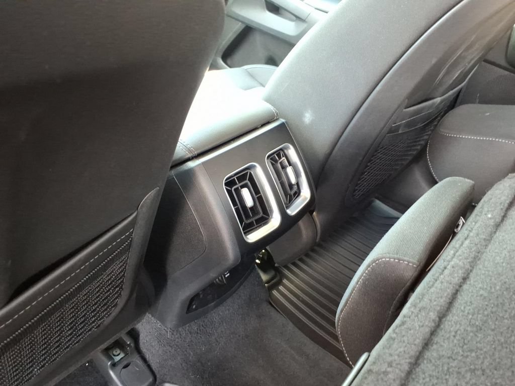 Certified 2026 Kia Sorento LX FWD image 9