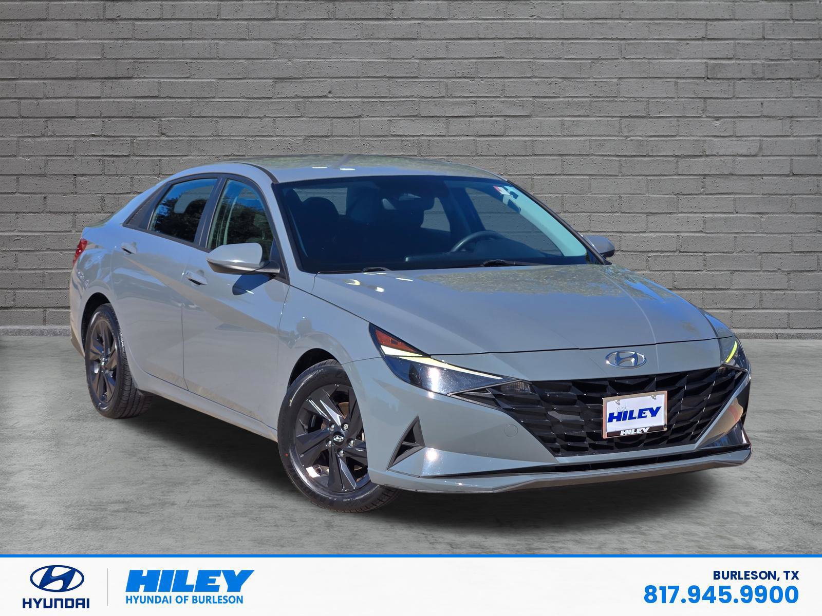 Used 2022 Hyundai Elantra SEL w/ Cargo Package FWD image 2