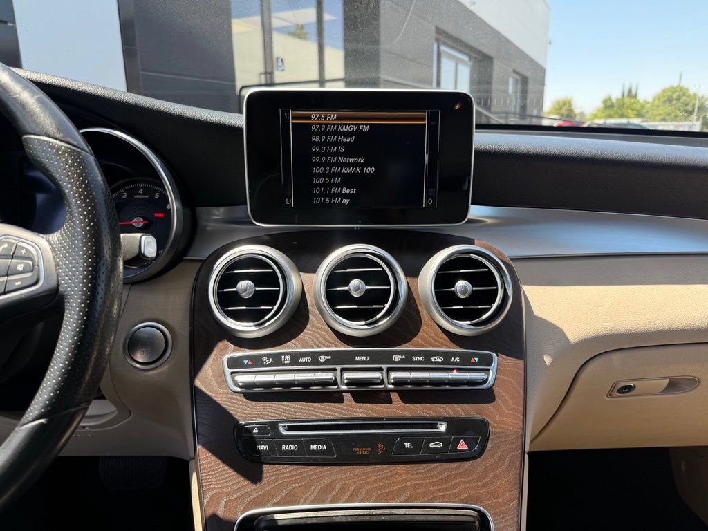 Used 2018 Mercedes-Benz GLC 300 4MATIC image 25