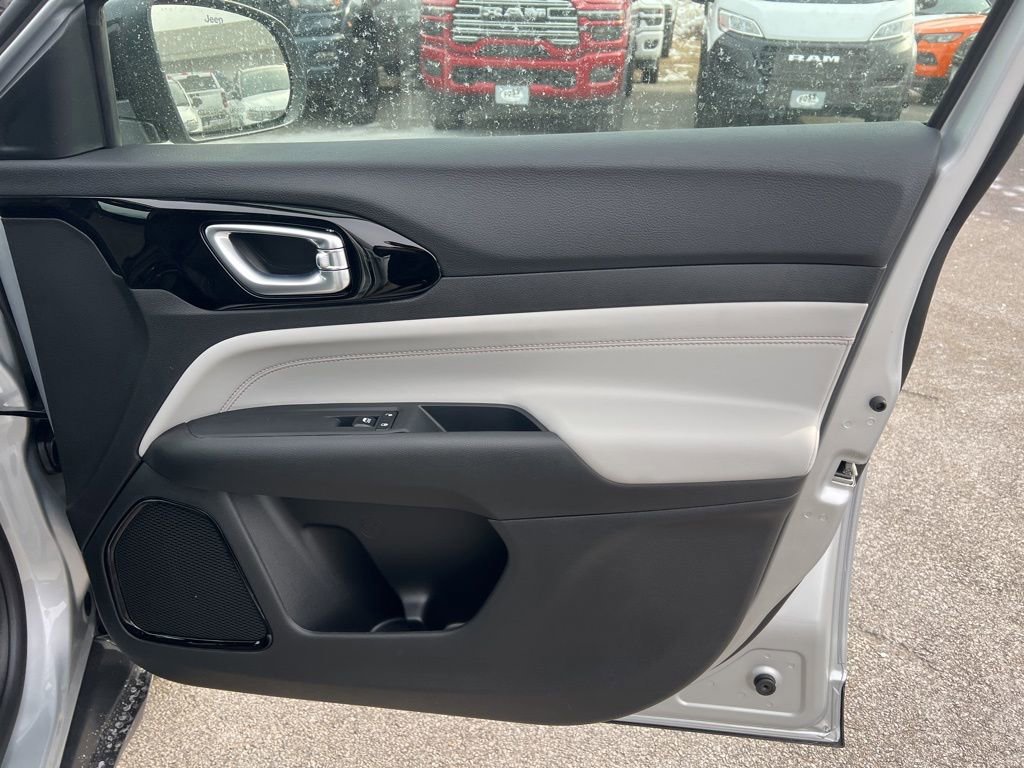 New 2026 Jeep Compass Limited image 10