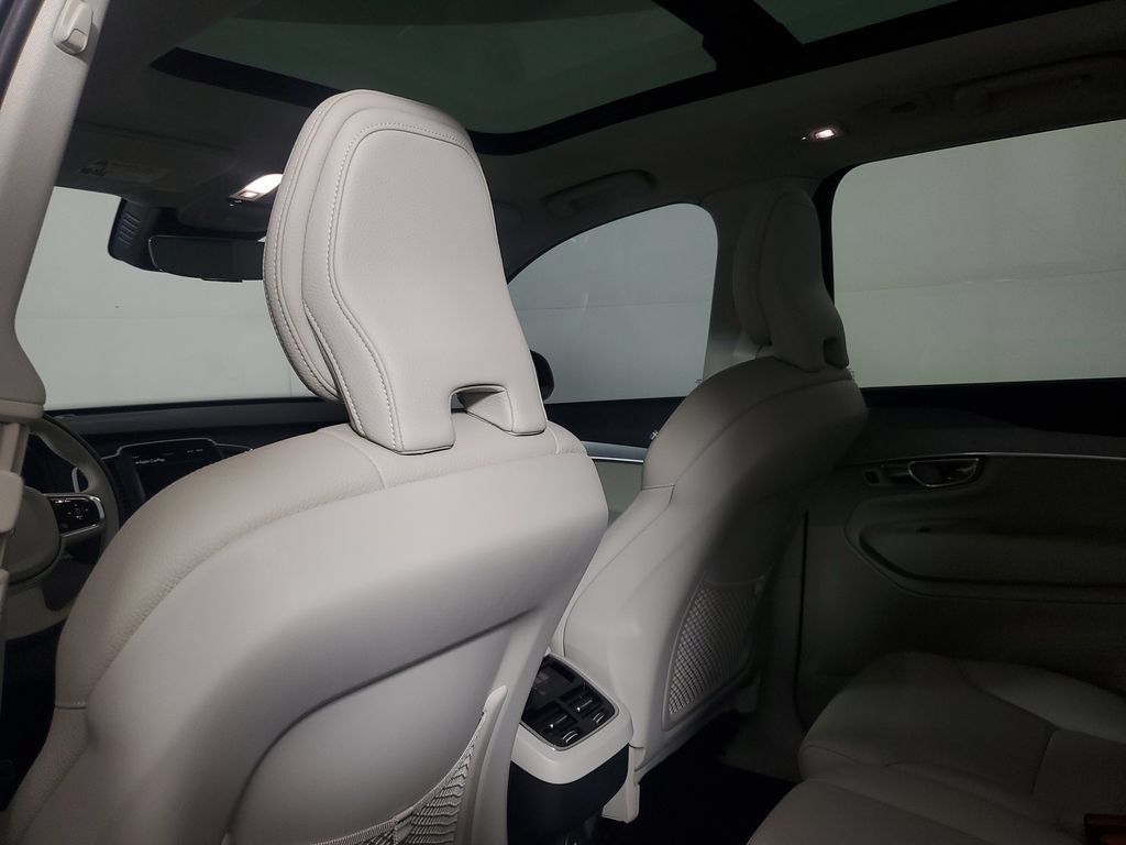 Certified 2025 Volvo XC90 B5 Core w/ Protection Package AWD/4WD image 13