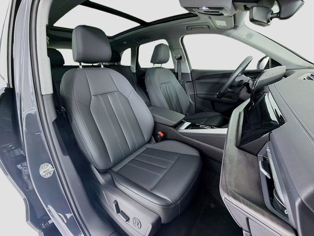 Used 2025 Audi Q5 Premium Plus w/ Premium Plus image 30