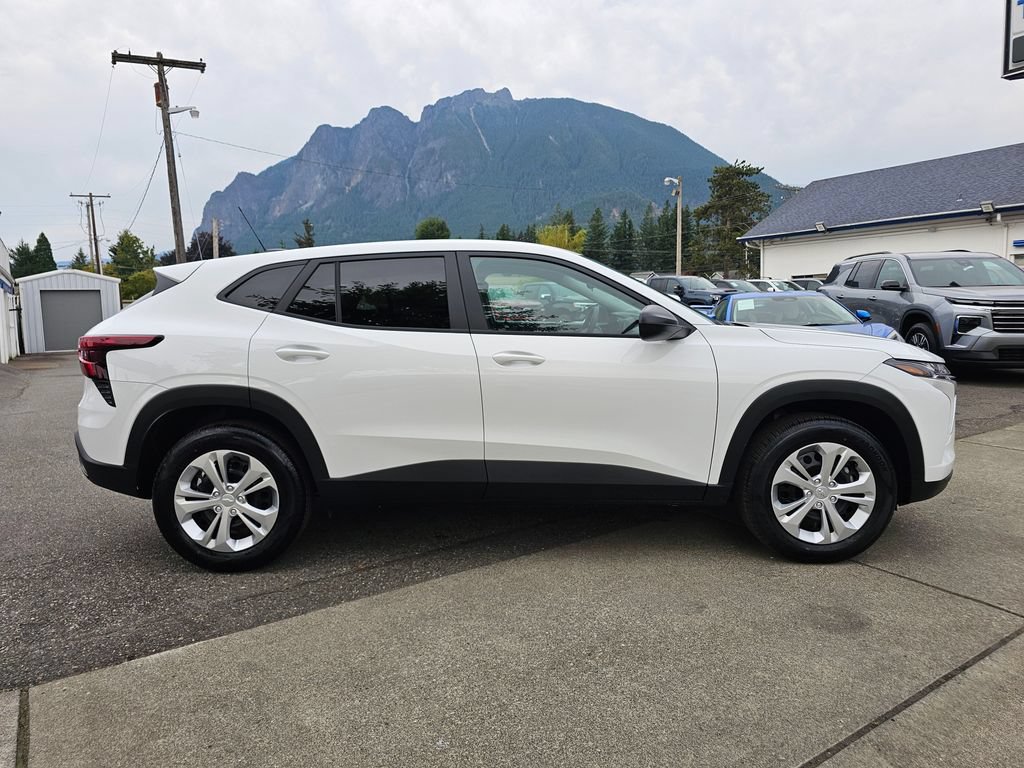 New 2026 Chevrolet Trax LS FWD image 4