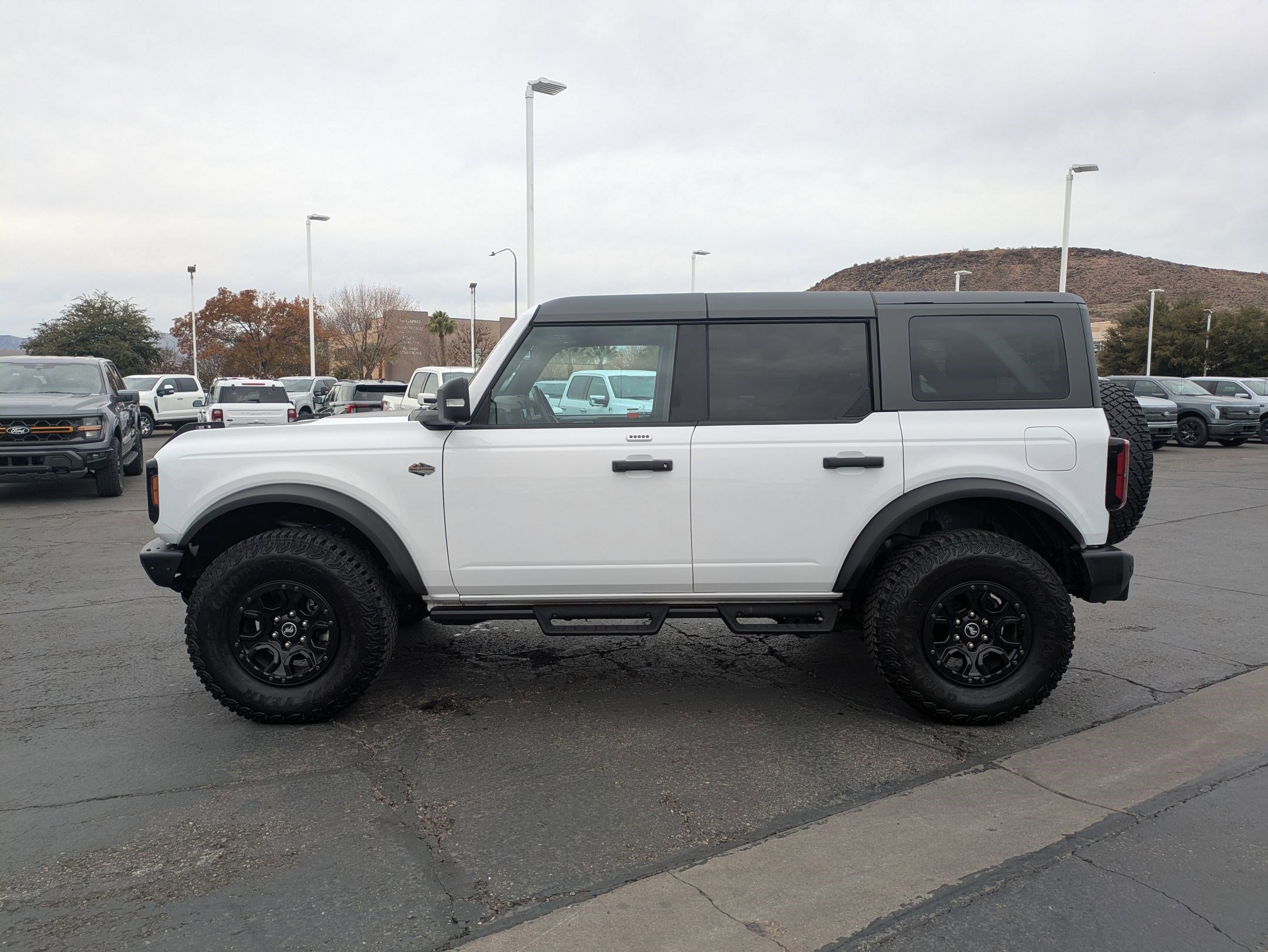Used 2023 Ford Bronco Wildtrak image 7