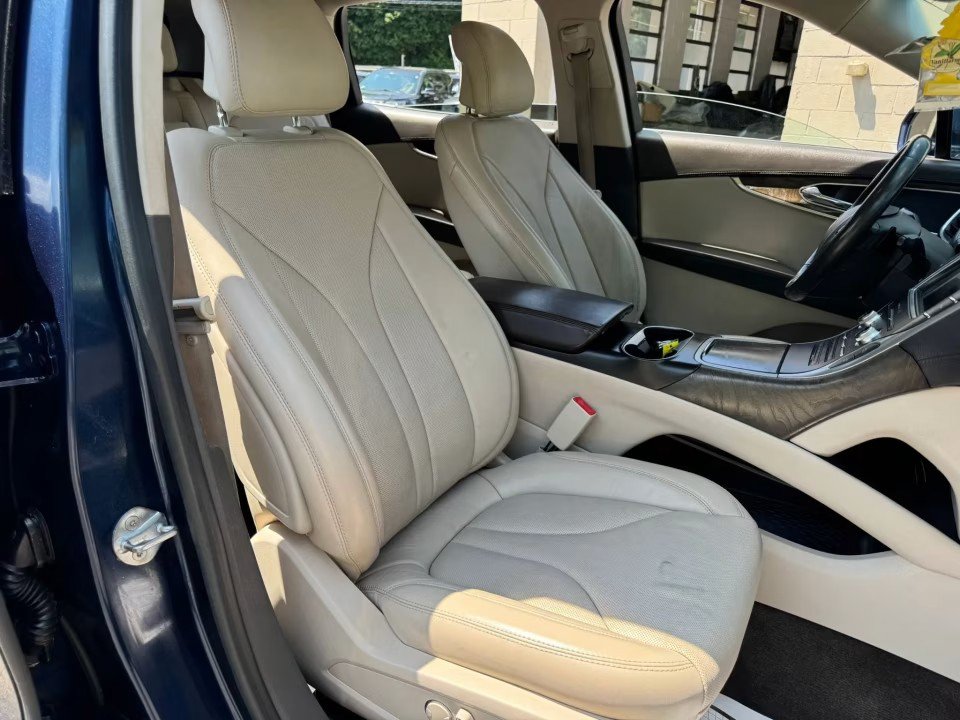 Used 2017 Lincoln MKX Reserve w/ Driver Assistance Package AWD/4WD image 20