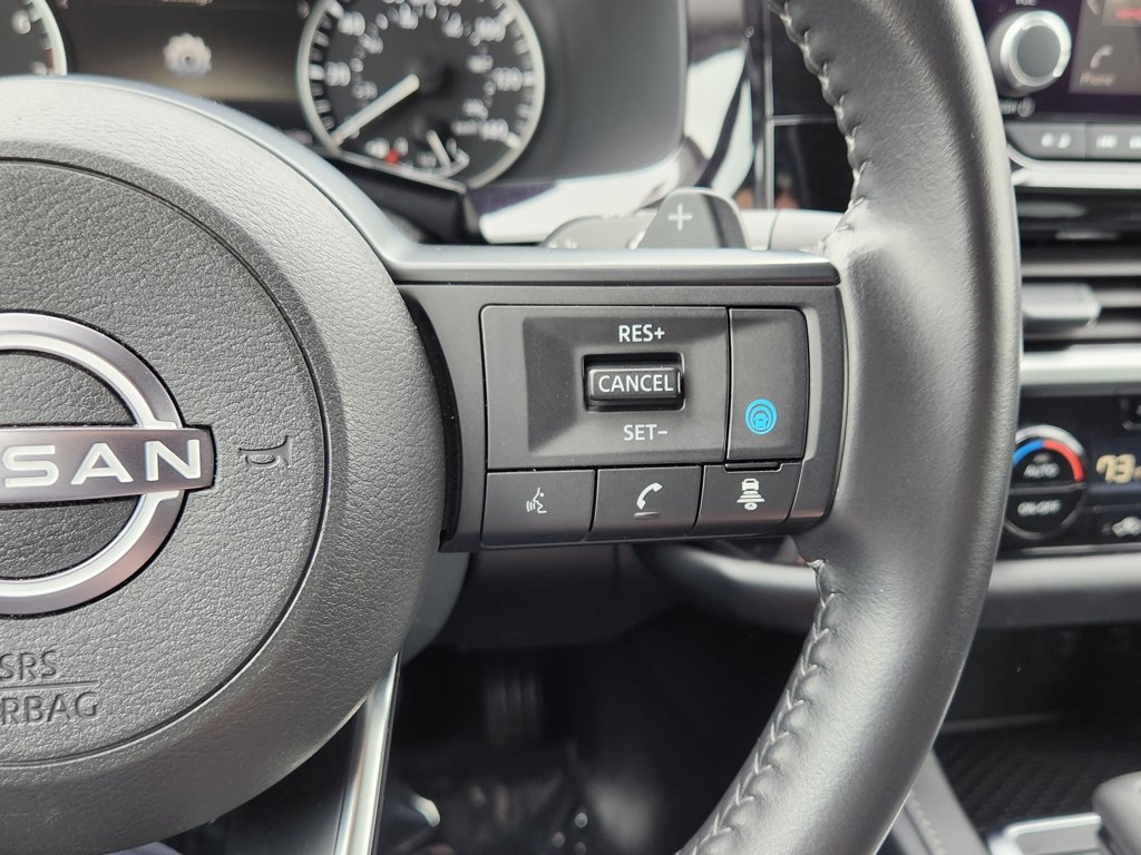 Used 2025 Nissan Pathfinder SV FWD image 17