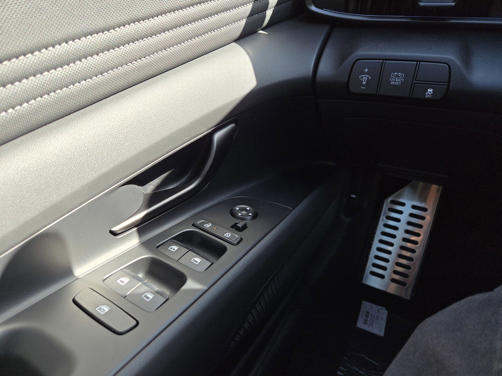 New 2025 Hyundai Elantra SEL image 20