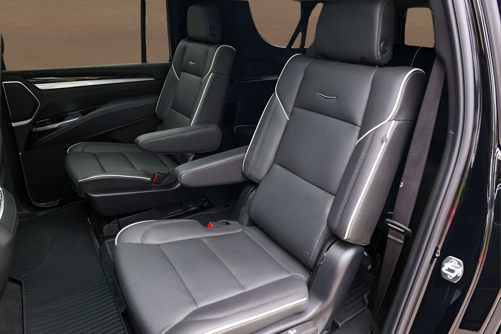 Certified 2025 Cadillac Escalade ESV Premium Luxury w/ Touring Package AWD/4WD image 22