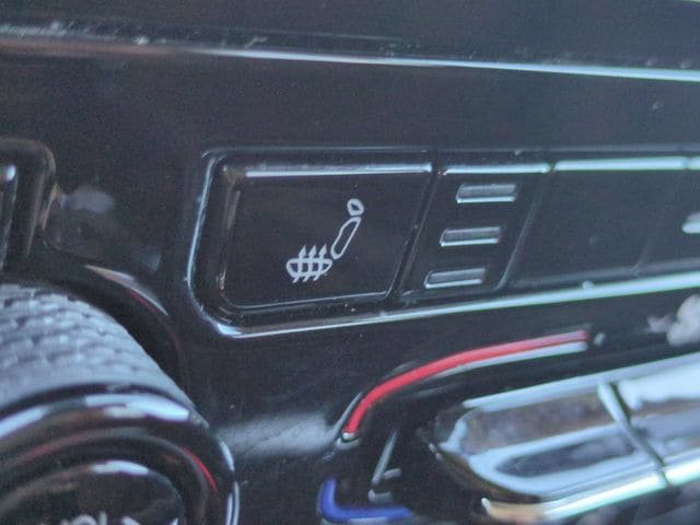 Used 2023 Jeep Grand Cherokee L Limited AWD/4WD image 24