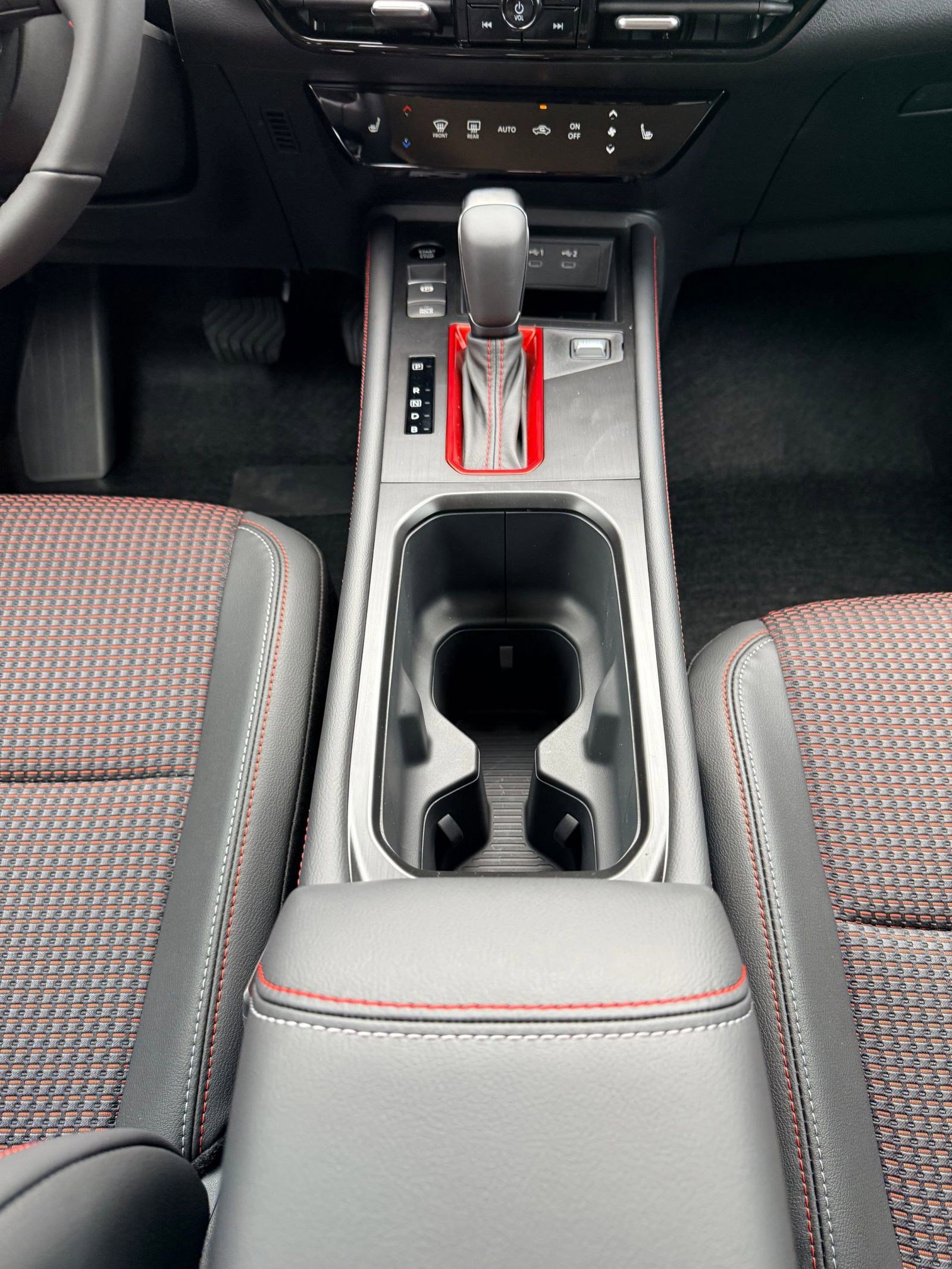 New 2026 Nissan Kicks SR w/ Cold Weather Package image 15