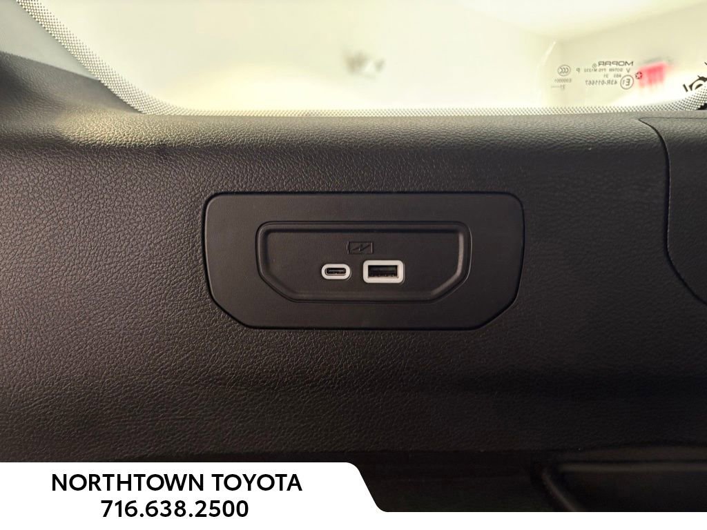 Used 2021 Jeep Grand Cherokee L Limited AWD/4WD image 31