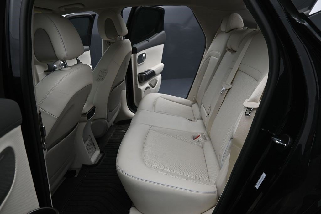 Used 2025 Genesis GV60 Advanced AWD/4WD image 14