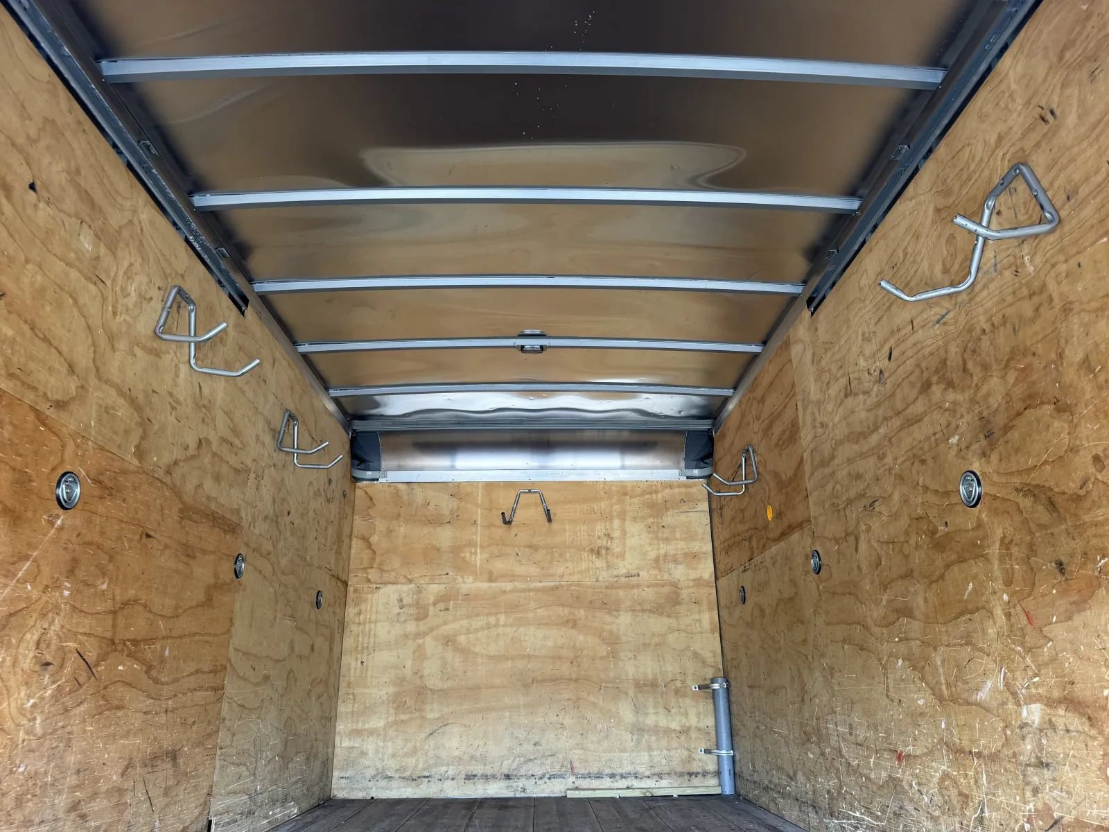 Used 2024 Isuzu NPR RWD image 8