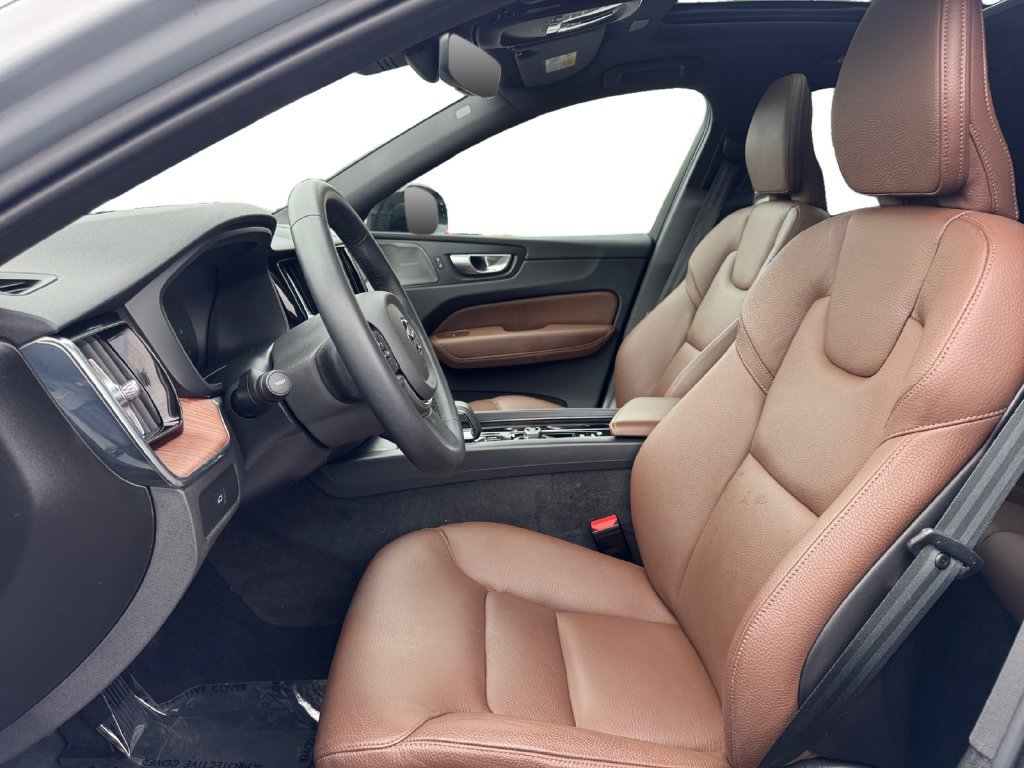Certified 2024 Volvo XC60 B5 Plus w/ Protection Package Premier AWD/4WD image 13