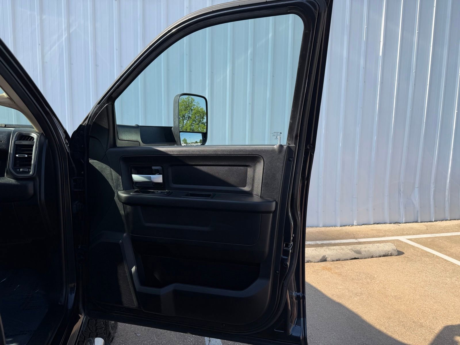 Used 2019 RAM 3500 Tradesman AWD/4WD image 16