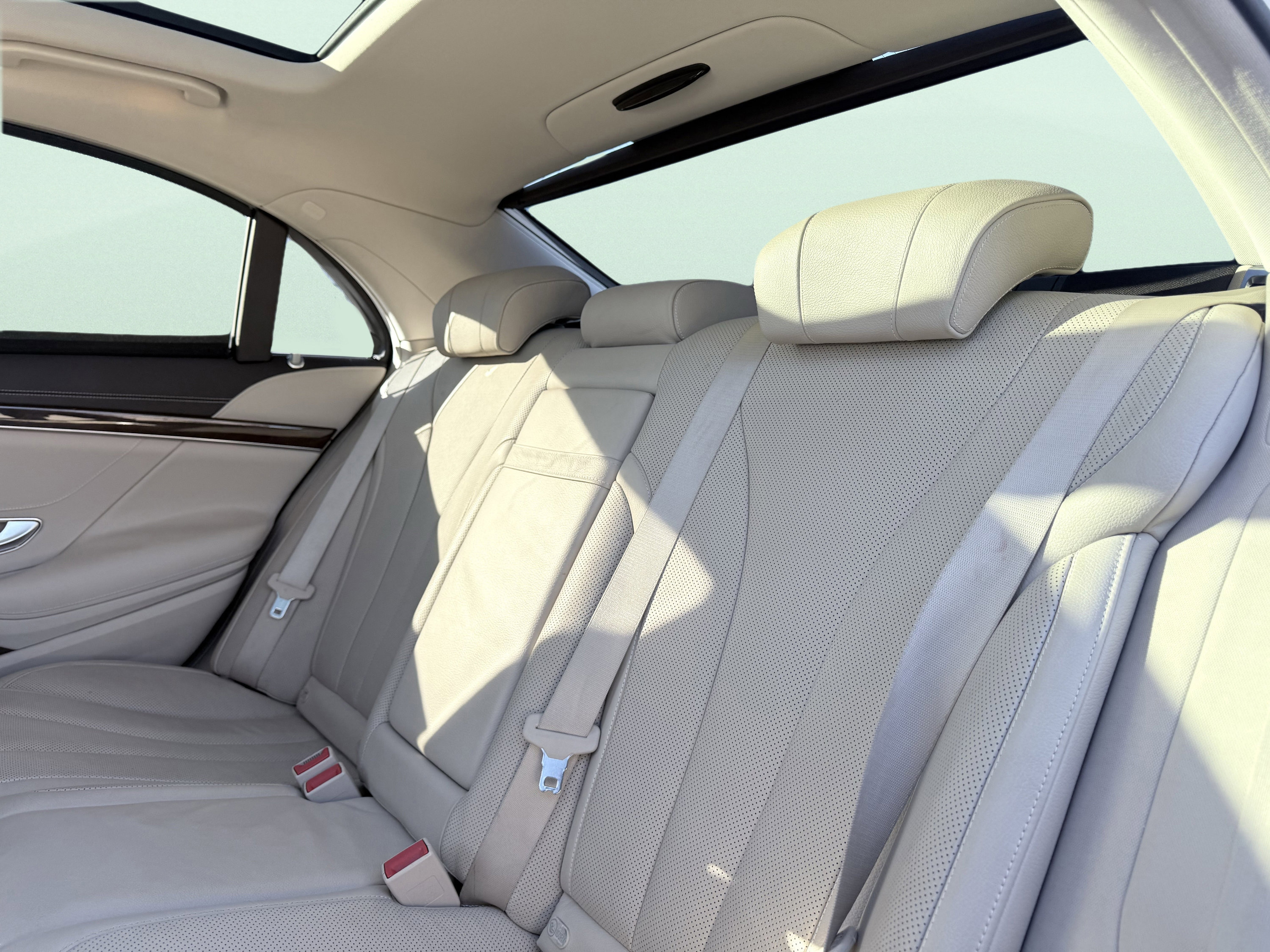 Used 2015 Mercedes-Benz S 550 Sedan w/ Premium 1 Package image 33